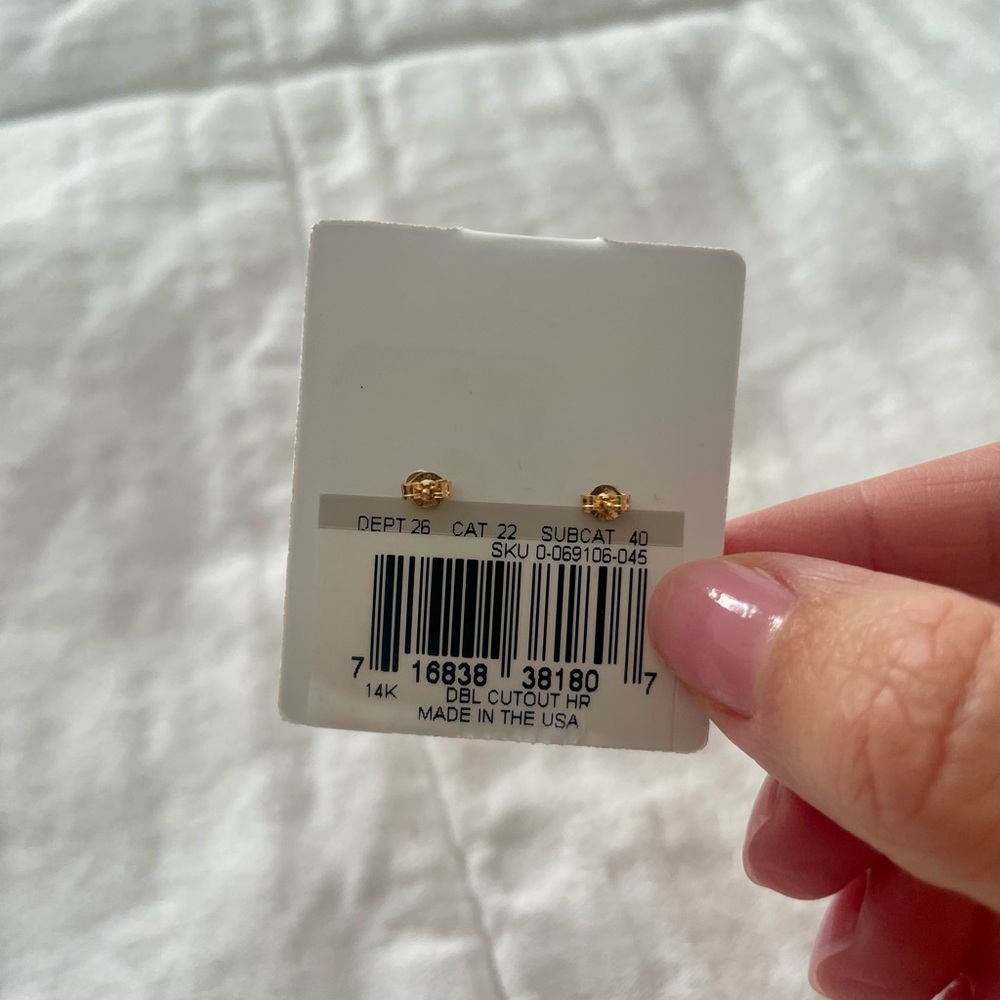 14KT Gold Heart Earrings - Picture 3 of 3